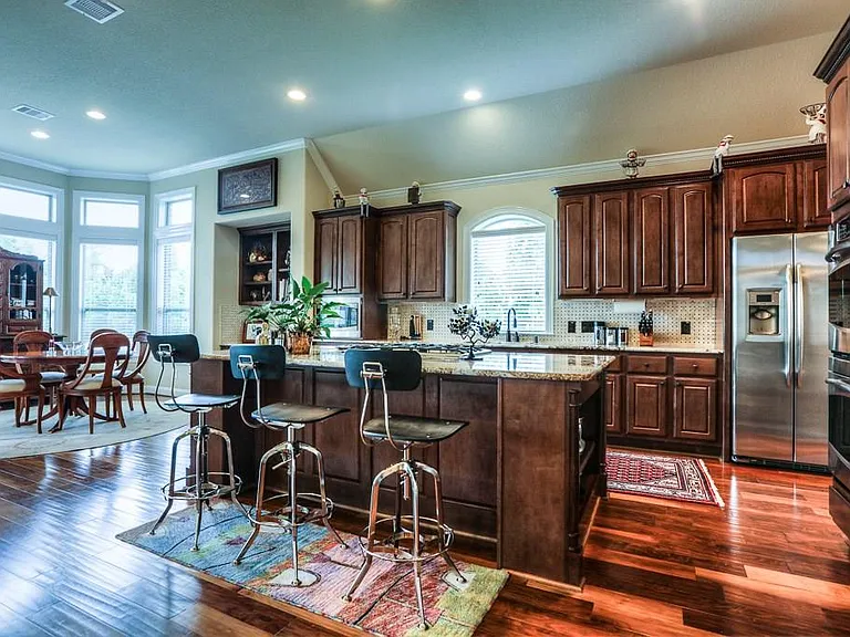 154 W Hullwood Ct — Photo 19