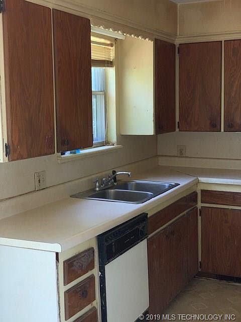 2nd image of 217 E 58th St N