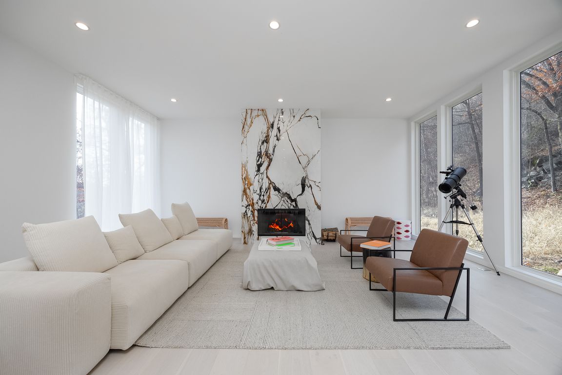 next background image