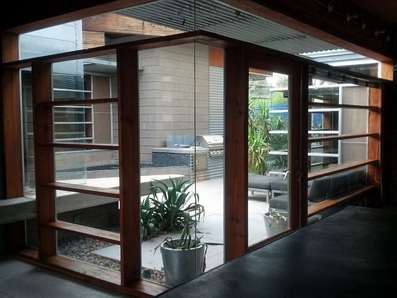5th image of 502 E Vista Del Cerro Dr
