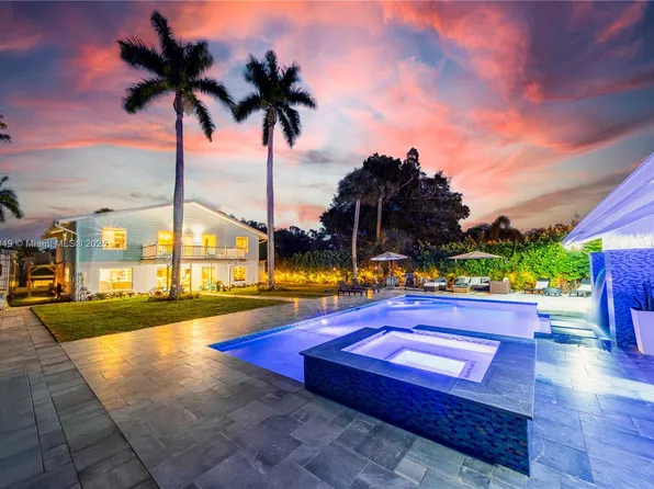 27237 Rio Vista Cir, Bonita Springs, FL 34135