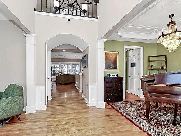 4th image of 10864 Rogalla Dr