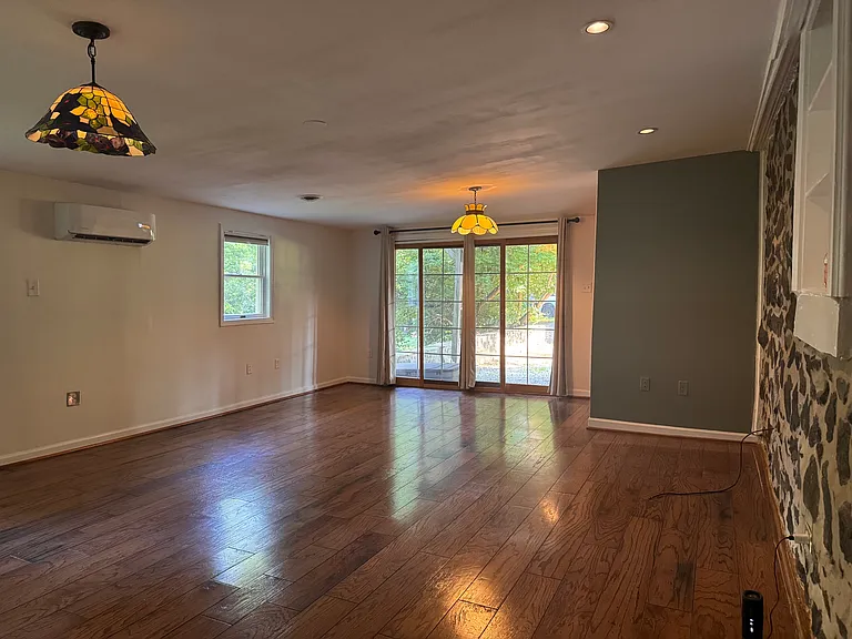 3886 College Ave — Photo 3