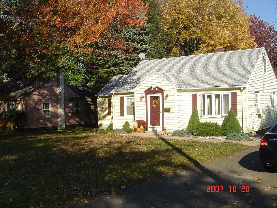 2nd image of 36 Kenwood St