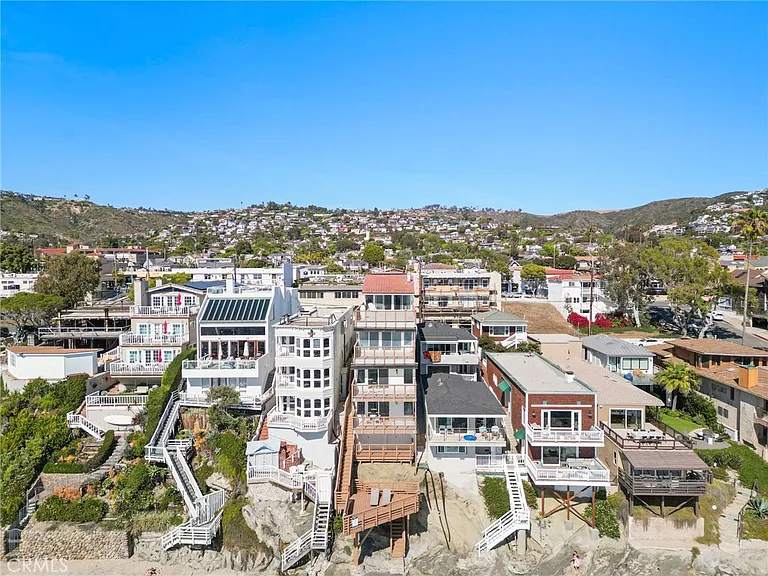1045 Gaviota Dr #B — Photo 36