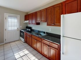 Fox & Foxx Parkview At Edison