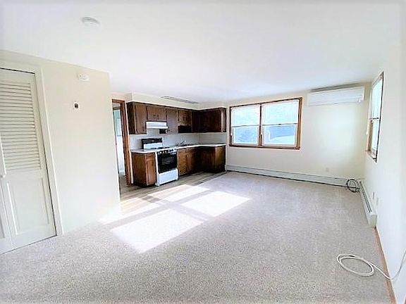 3rd image of 6 Vancouver Dr Floor 2