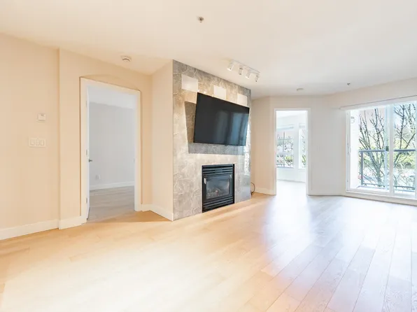 5723 Collingwood St #310, Vancouver, BC V6N 4K6