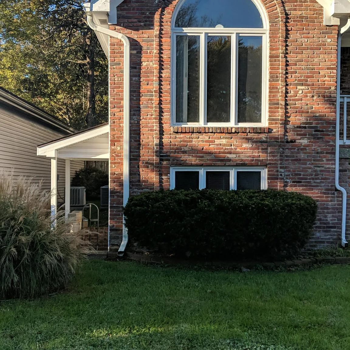 3 bed, 2.5 bath, 2150 sqft, $2,350 — Photo 2