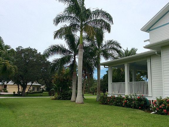 3rd image of 12830 Treeline Ct