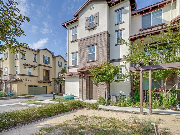 5th image of 1043 White Peach Way