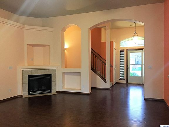 5th image of 185 Mattis Dr
