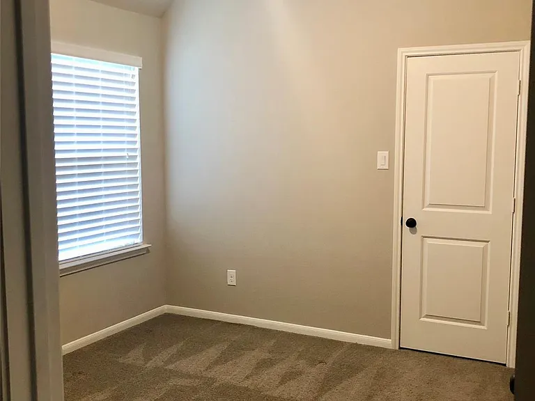 520 Pedernales St — Photo 15