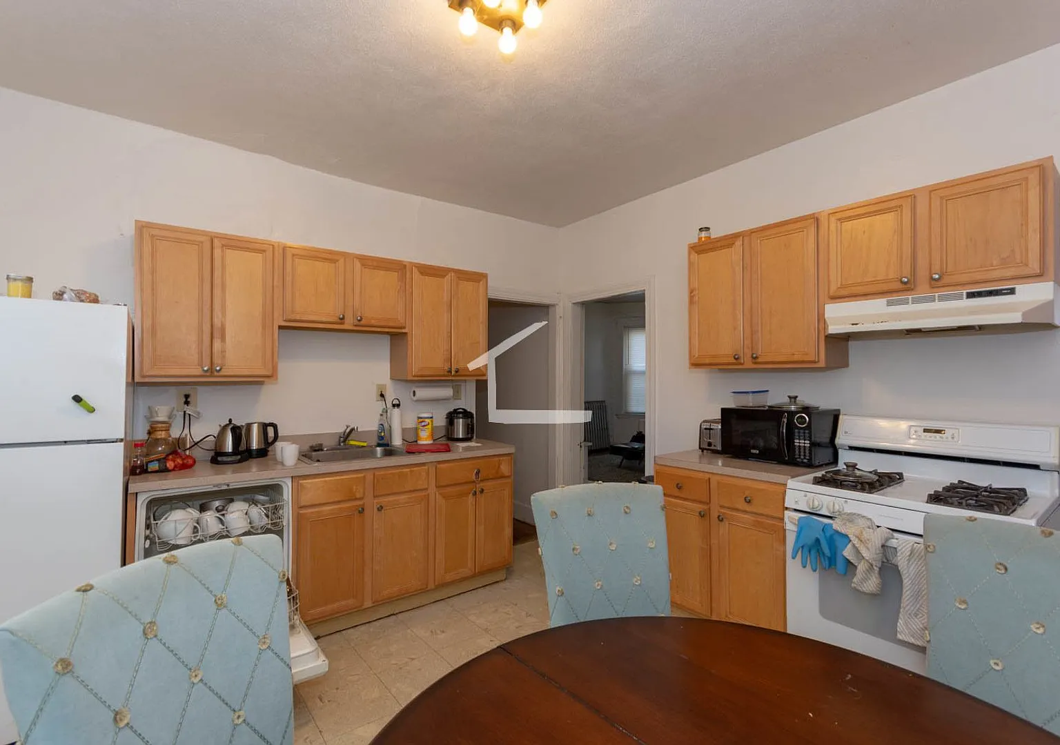 Huge 3 bed near BU and the Green Line in Allston! — Photo 2