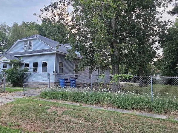 614 W 8th St, Rector, AR 72461