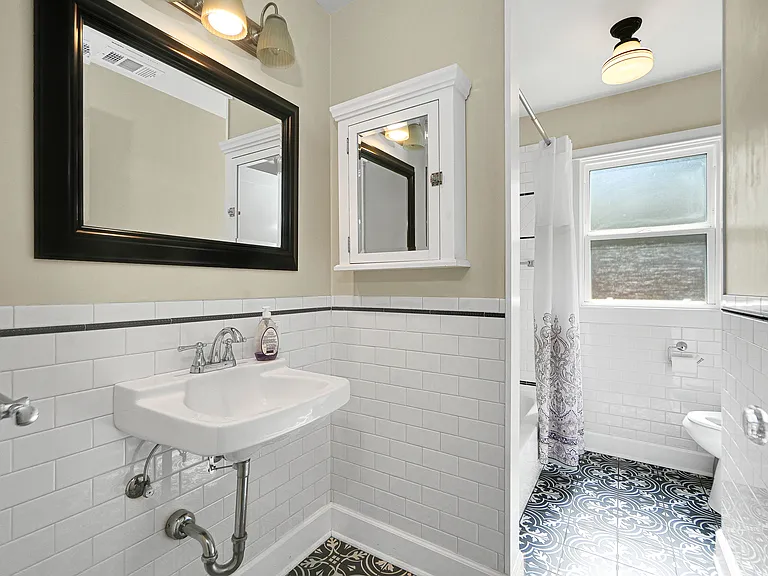2249 Whyte Park Ave — Photo 21