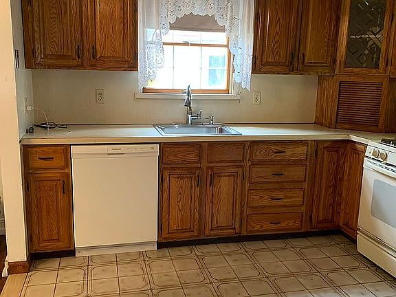 3rd image of 47-42 245th St