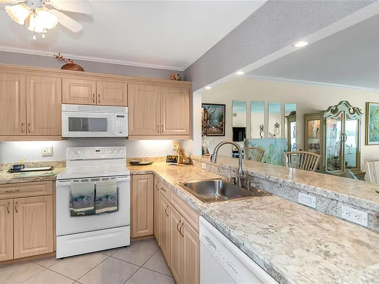 868 Bayway Blvd #312 — Photo 15