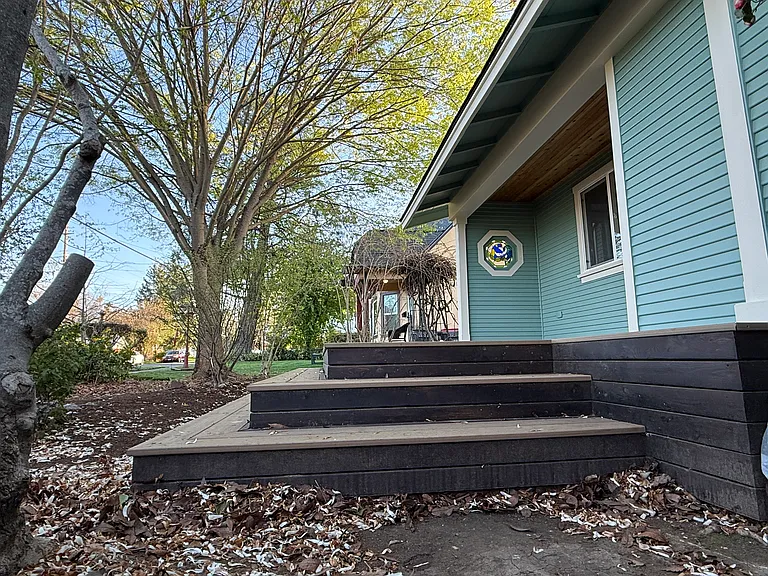 414 Newtown St — Photo 19