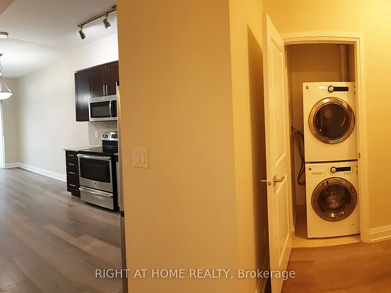 7165 Yonge St #317 — Photo 6