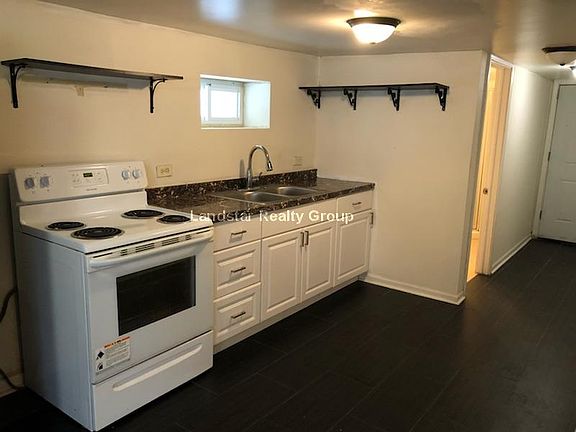 2nd image of 2947 N Avers Ave #G