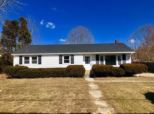 21 Stevens Rd, Swansea, MA 02777