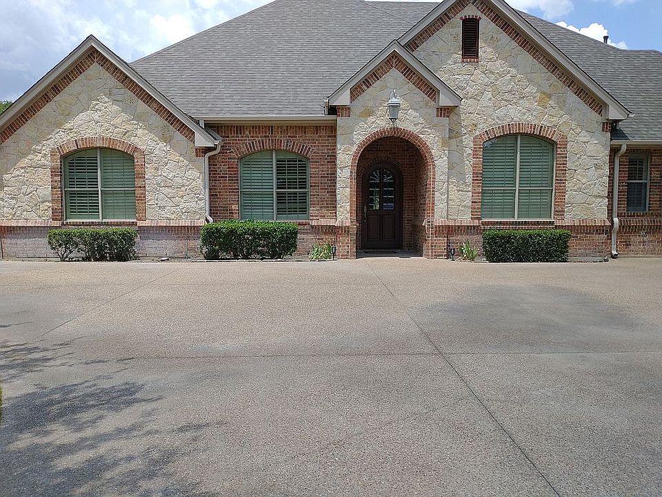 1st image of 106 Shady Wood Ct