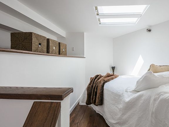 3rd image of 77 Bleecker St APT 932N