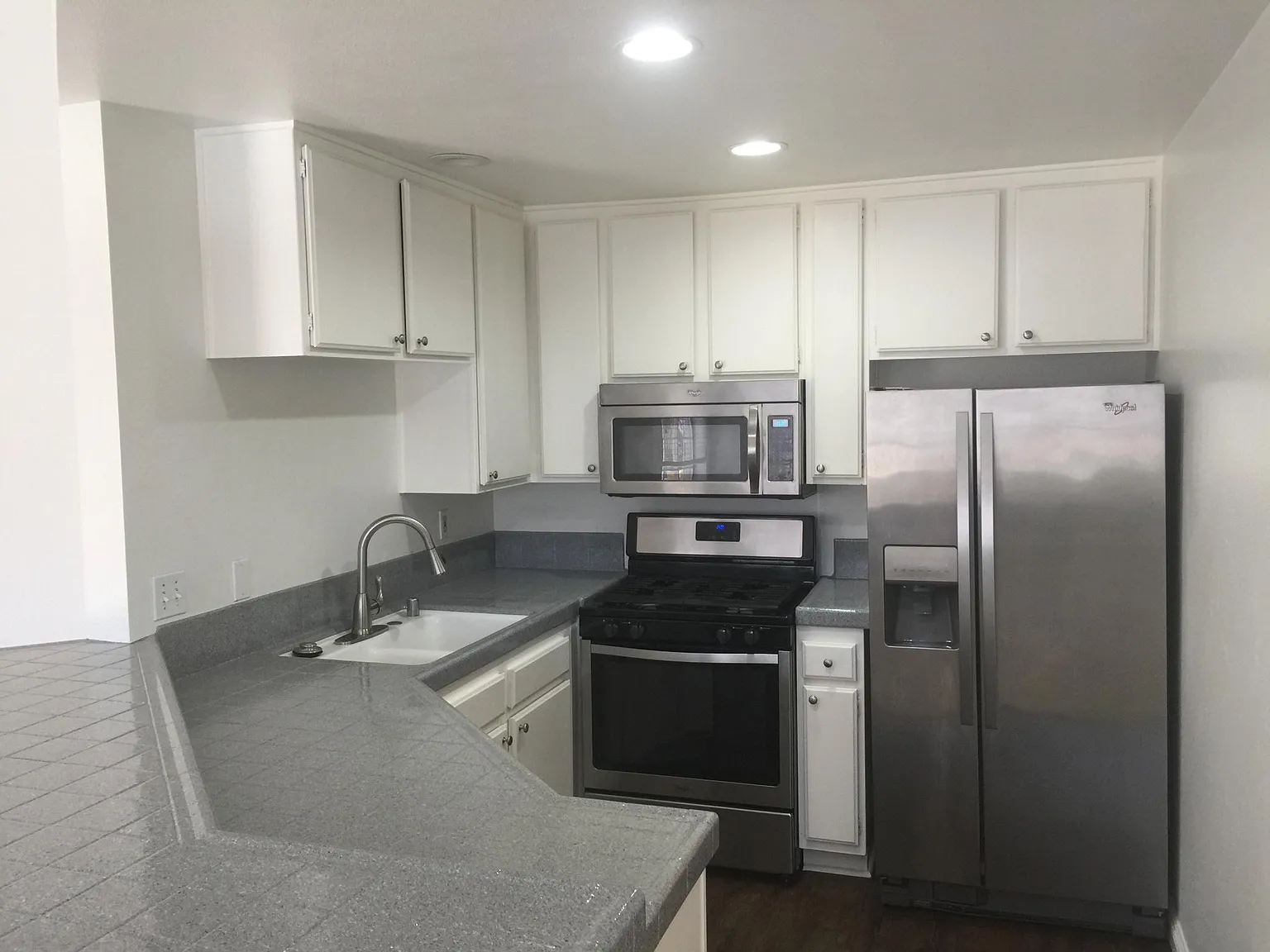 2 bed, 1332 sqft, $2,900 — Photo 4