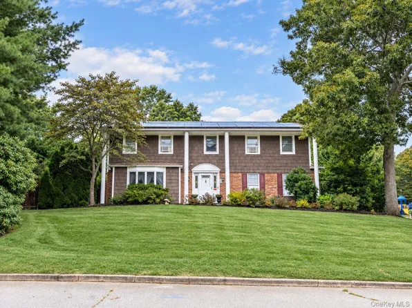 138 Main Avenue, Lake Grove, NY 11755