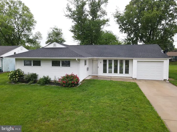5 E Stephen Dr, Newark, DE 19713