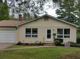 517 Highview Dr, Fox River Grove, IL 60021