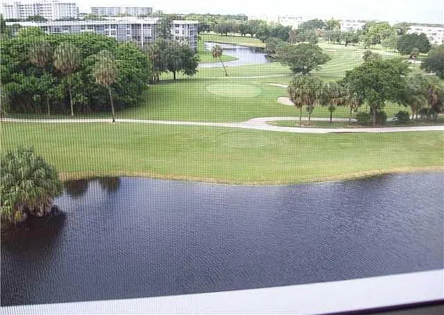 2 bed, 2.0 bath, 1216 sqft, $2,100 — Photo 2