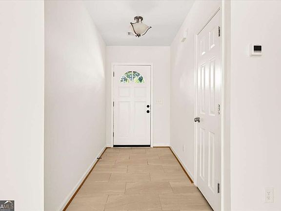 3rd image of 2410 Rugby Ave