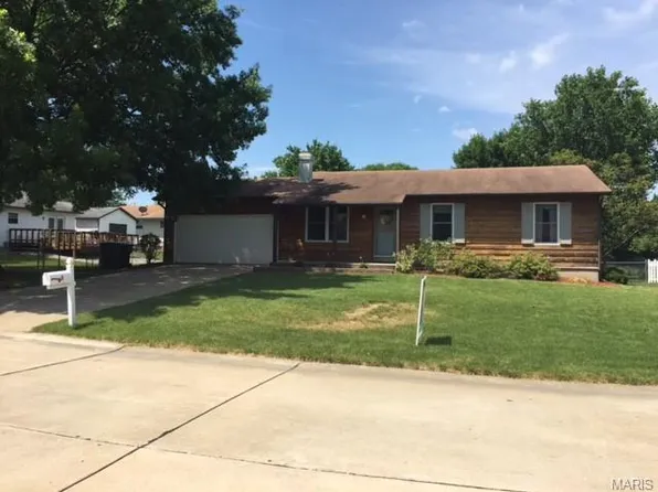 5 Horizon Dr, Saint Peters, MO 63376