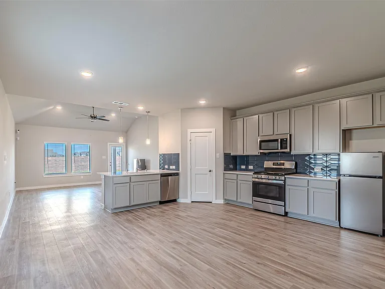 21606 Wave Hollow Dr — Photo 11
