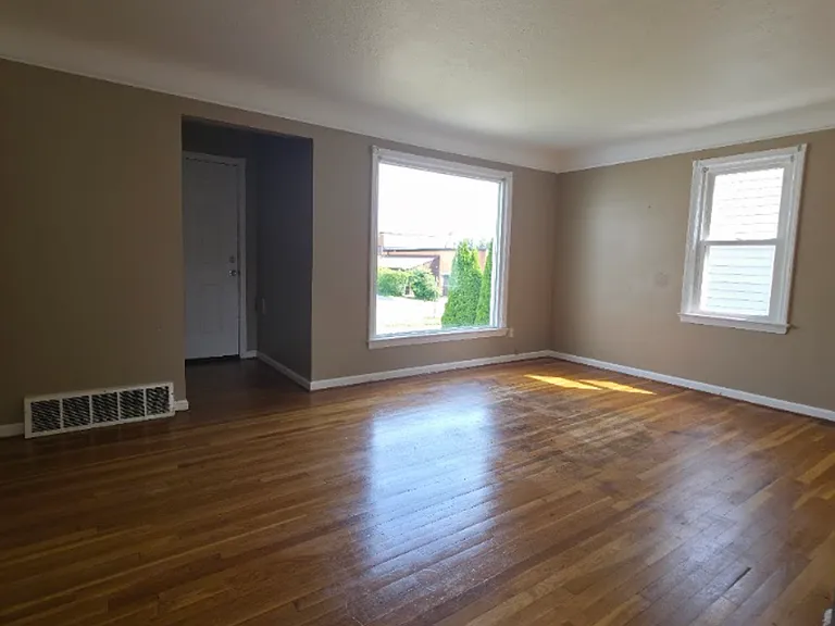 12000 Hastings Rd — Photo 2
