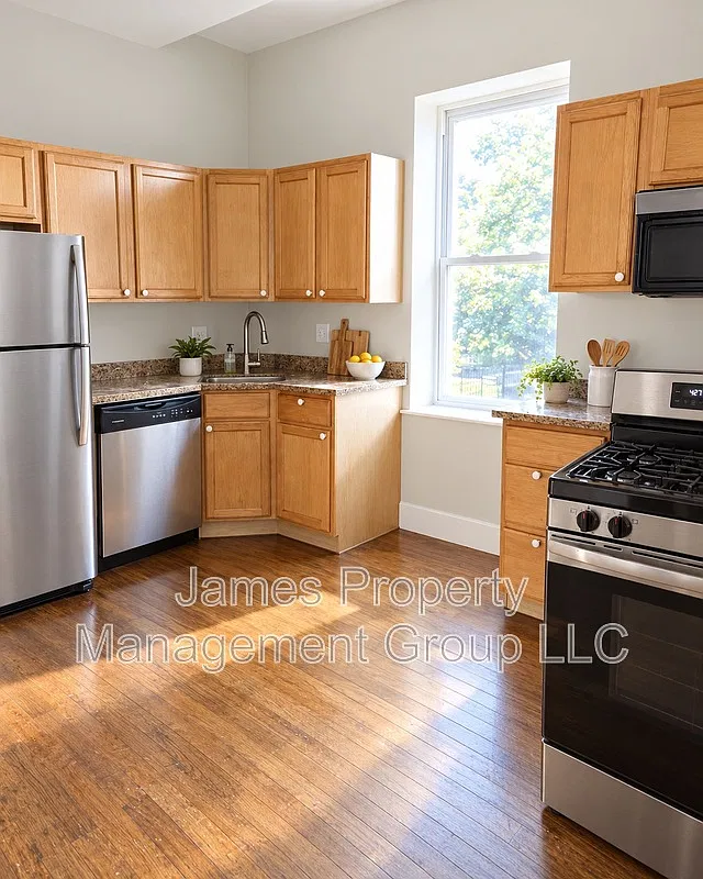 3 bed, 1.0 bath, 1100 sqft, $2,550 — Photo 2
