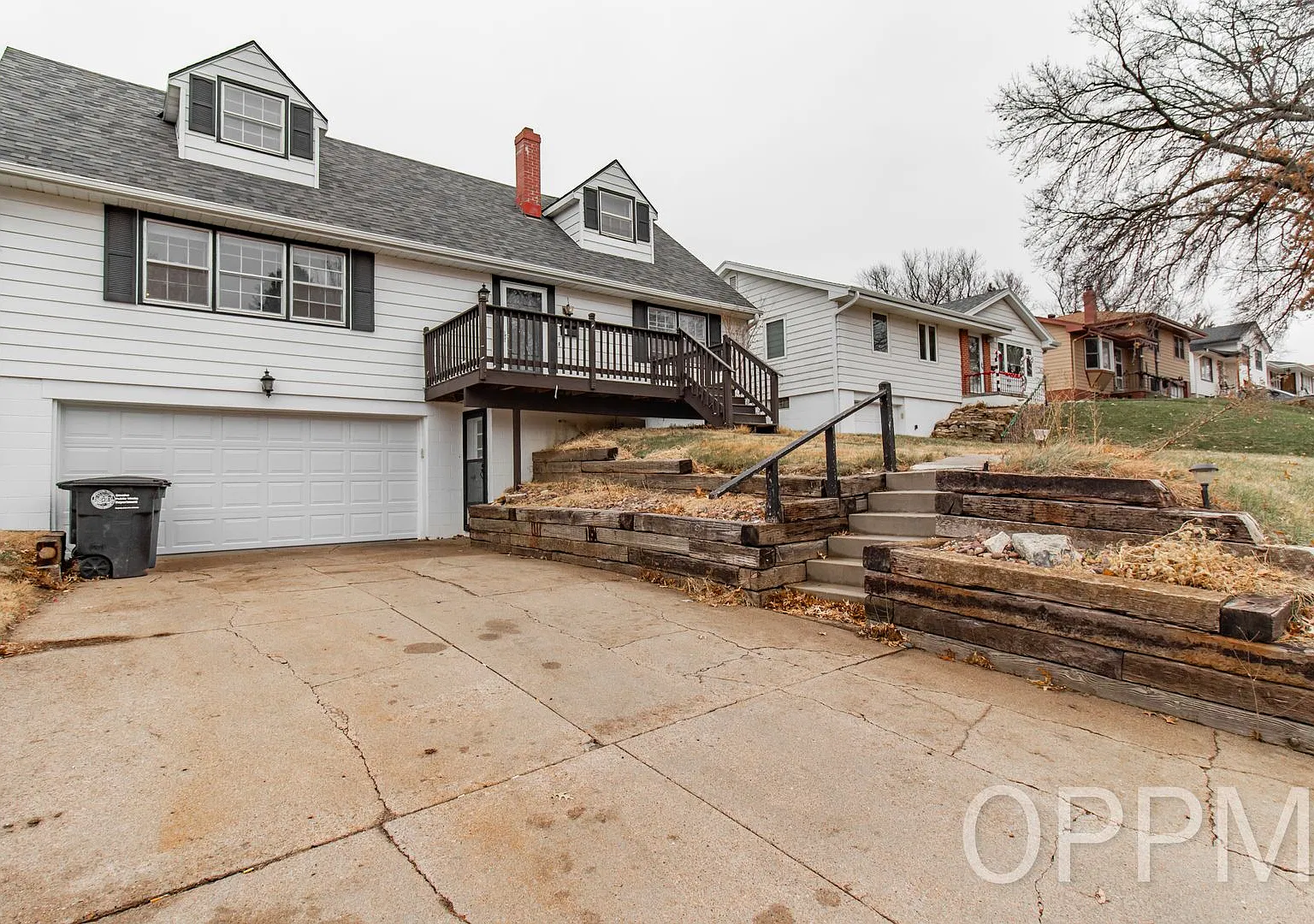 Lovely 5 Bedroom / 2 Bathroom Home | 49th & Center St. — Photo 2