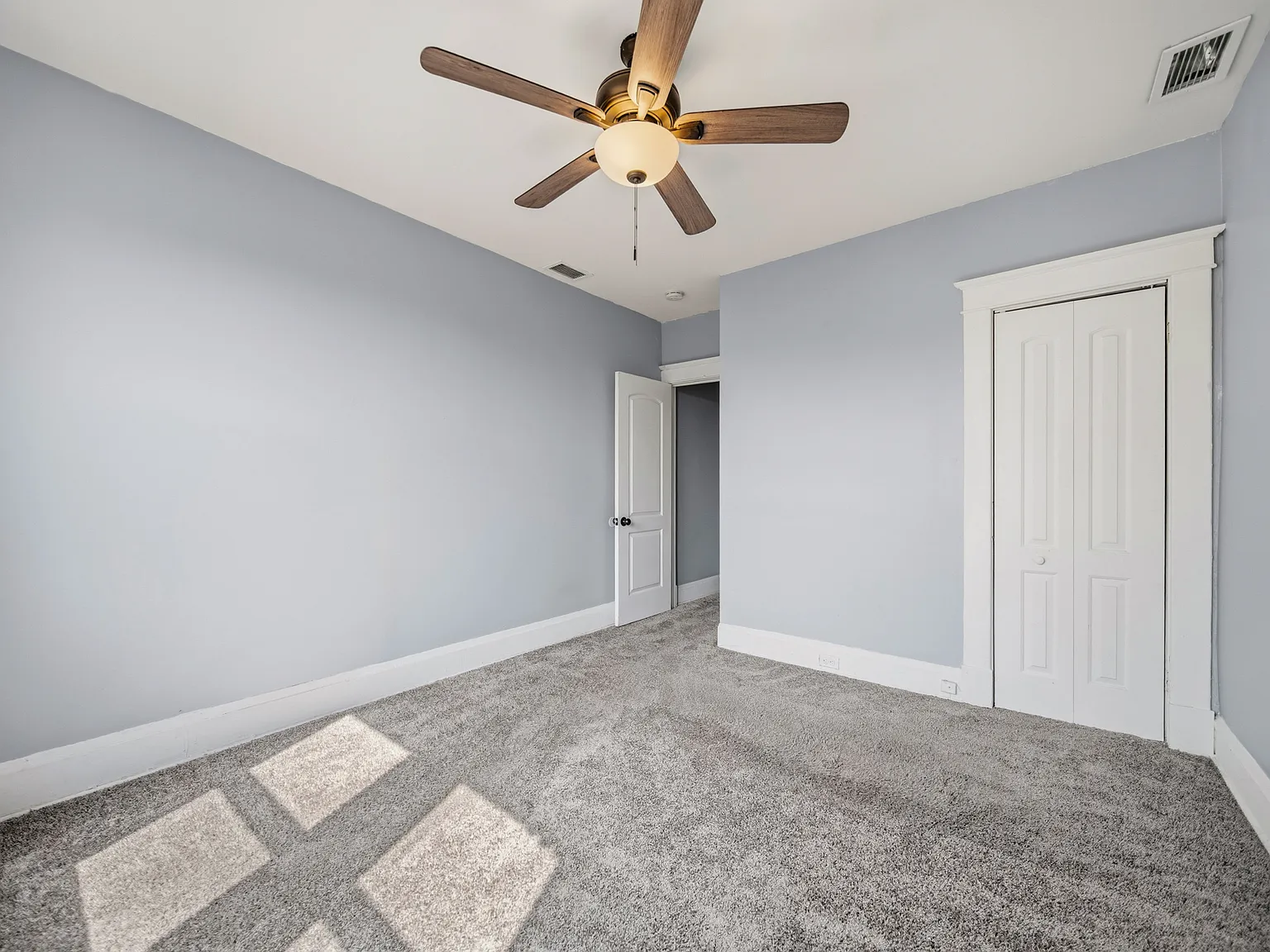 3 bed, 1365 sqft, $1,600 — Photo 2
