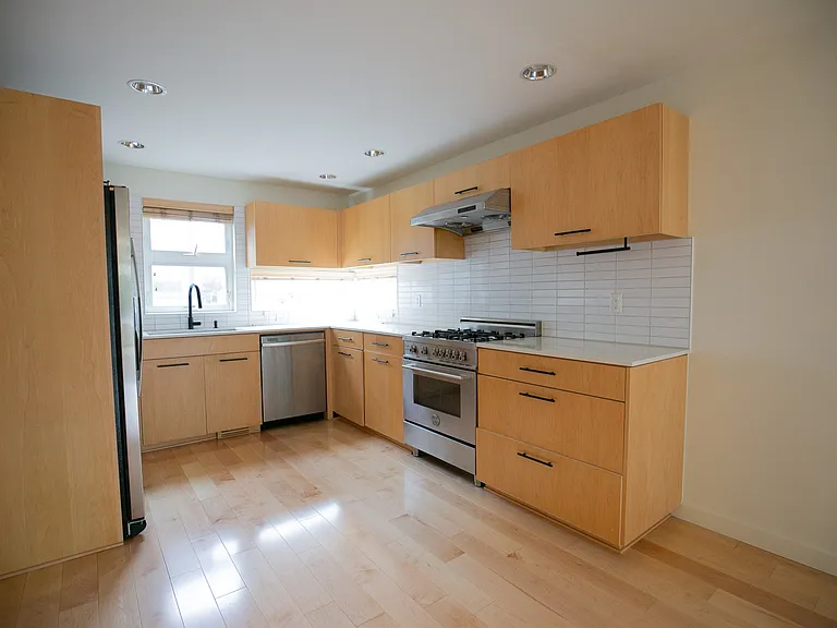 2905 NW 85th St — Photo 5
