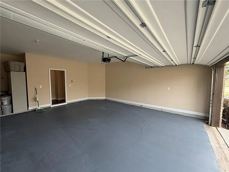 4525 Highfield Dr — Photo 37