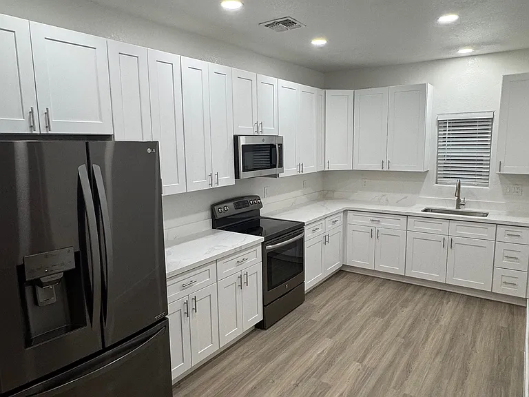 5551 E Preakness Dr — Photo 1