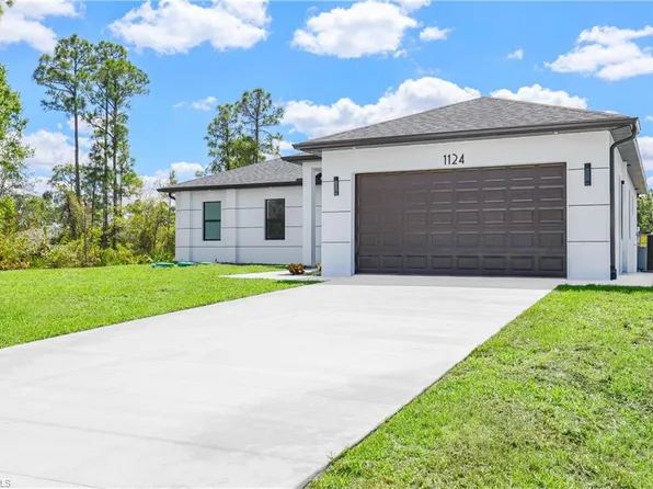 1124 Edelweiss ST E, LEHIGH ACRES, FL 33974