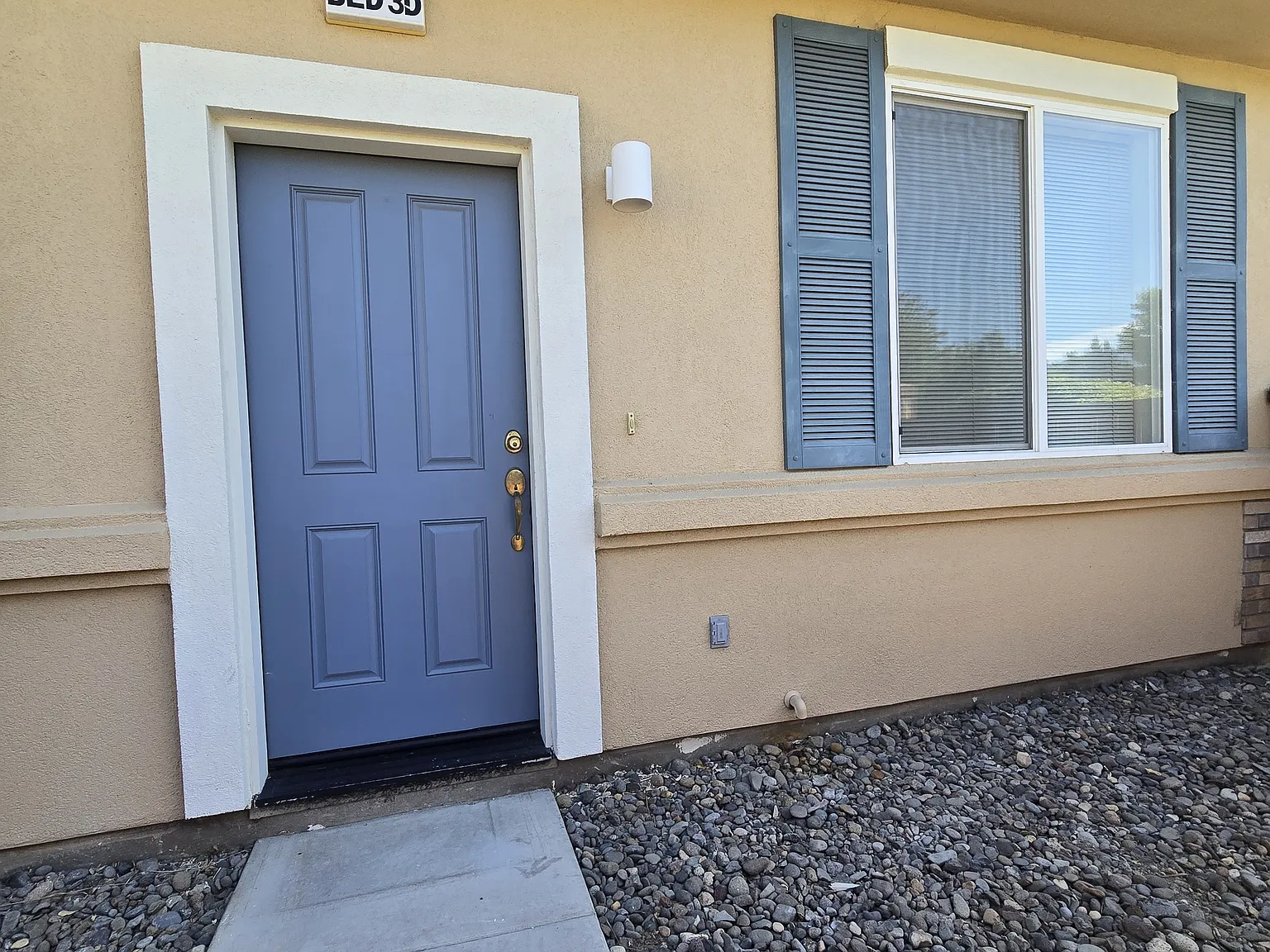 2 bed, 930 sqft, $1,750 — Photo 2