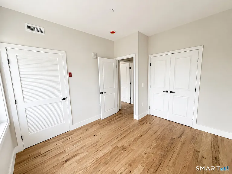 113 Canal St W #302 — Photo 8