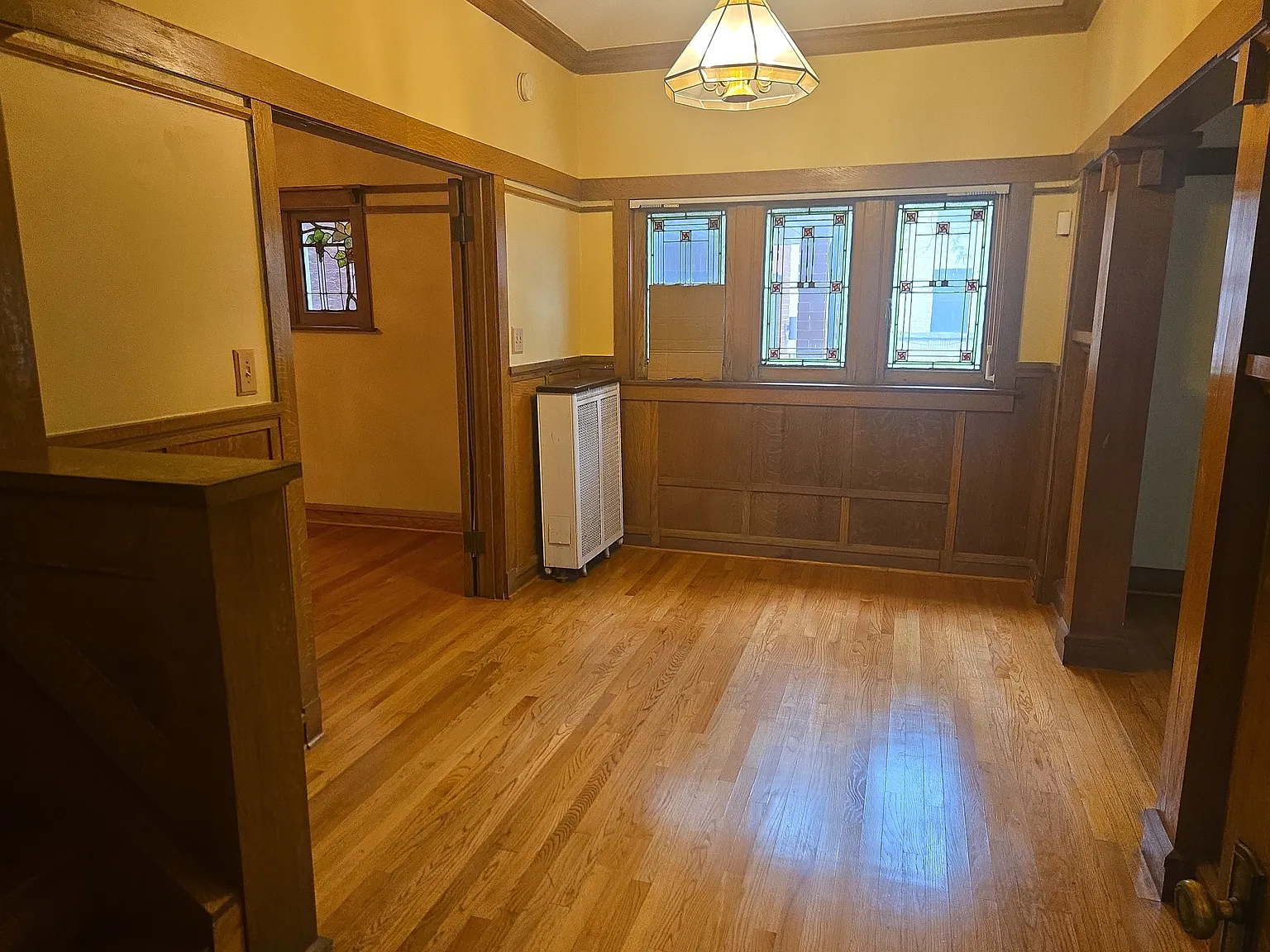 4 bed, 3000 sqft, $3,200 — Photo 2