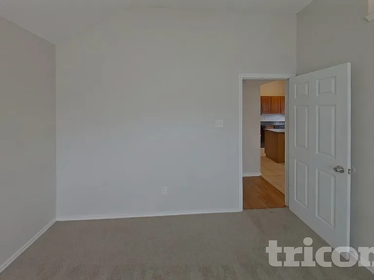 8021 Ashridge Rd — Photo 6