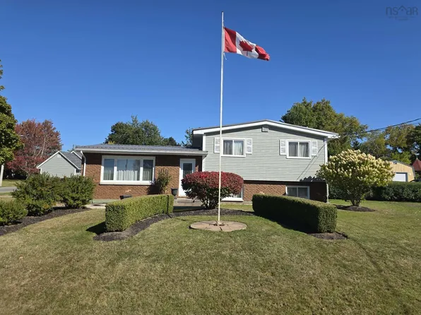 212 Patterson St, Pictou, NS B0K 1H0