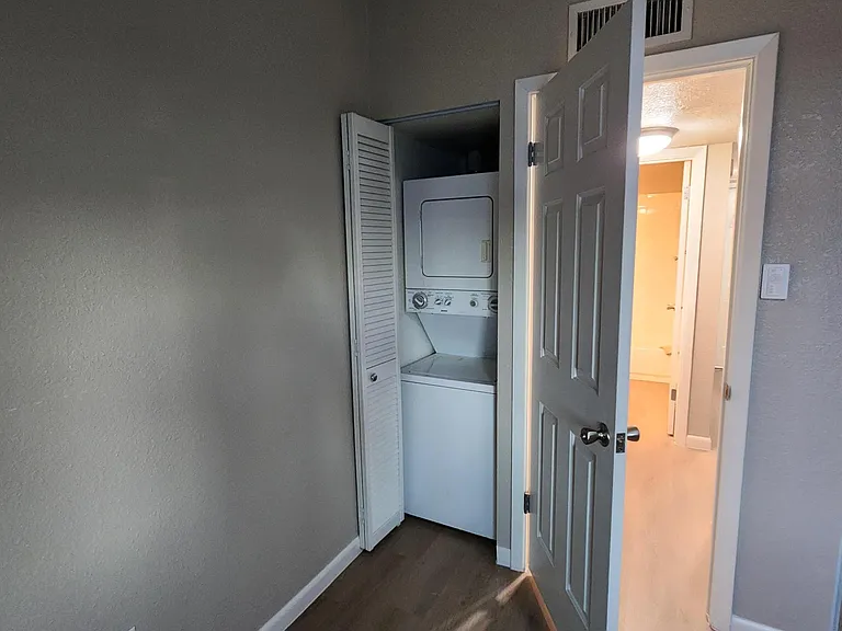 7550 N 12th St #225 — Photo 11